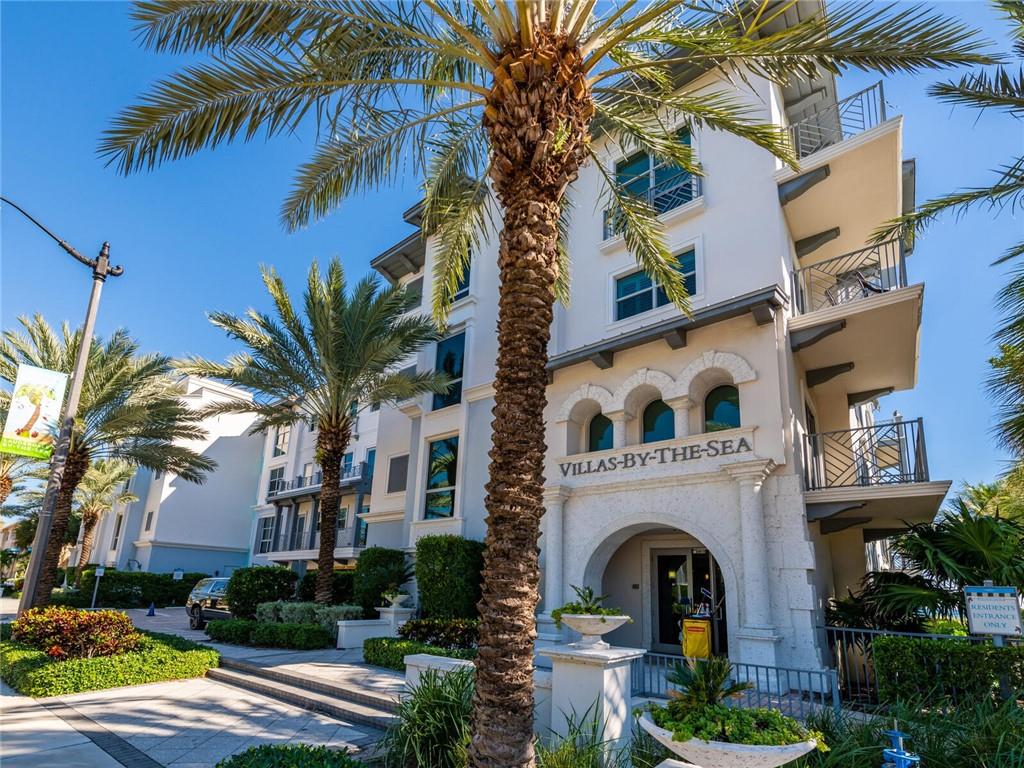 VILLA BY THE SEA - Residential