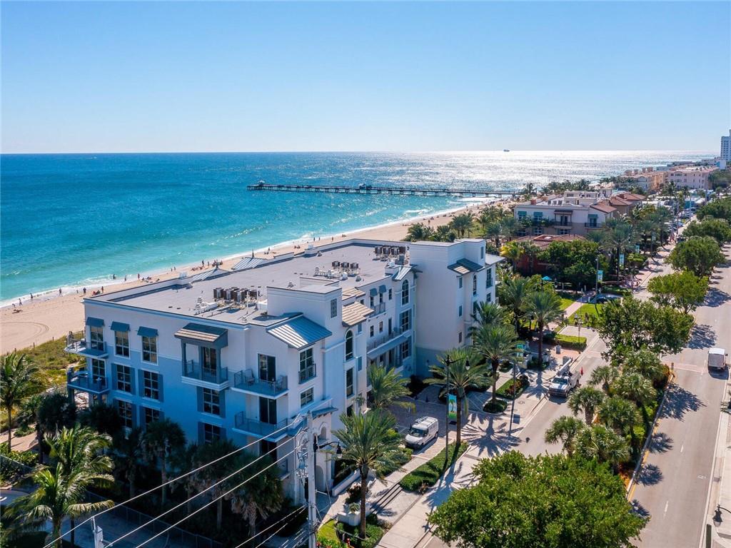 VILLA BY THE SEA - Residential