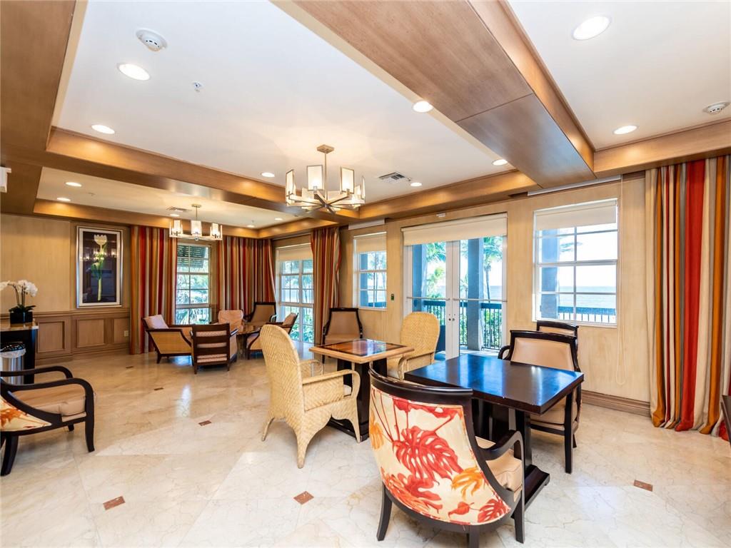 VILLA BY THE SEA - Residential