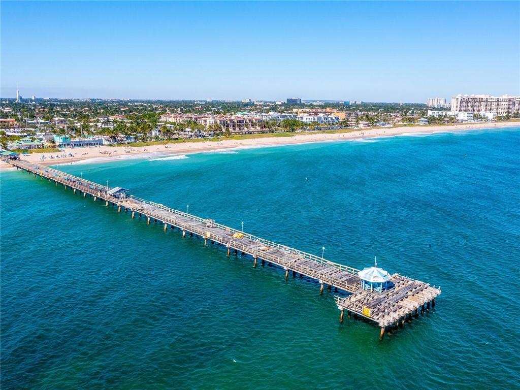 VILLA BY THE SEA - Residential