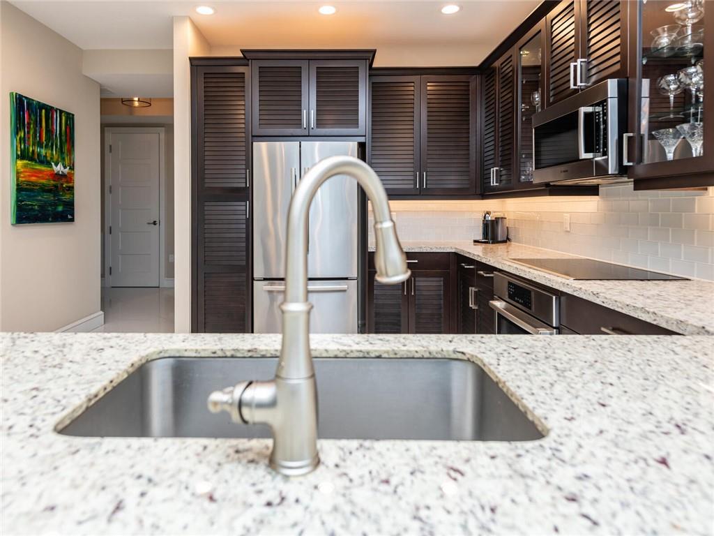 VILLA BY THE SEA - Residential