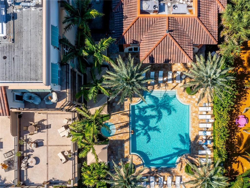 VILLA BY THE SEA - Residential