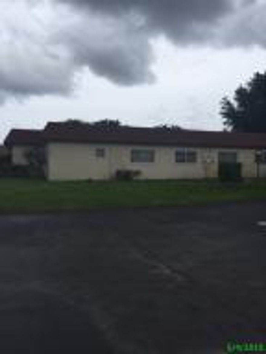 3 bedrooms, 2 bathrooms, central located off Congress Ave, mins from everything and close to downtown Atlantic Ave.