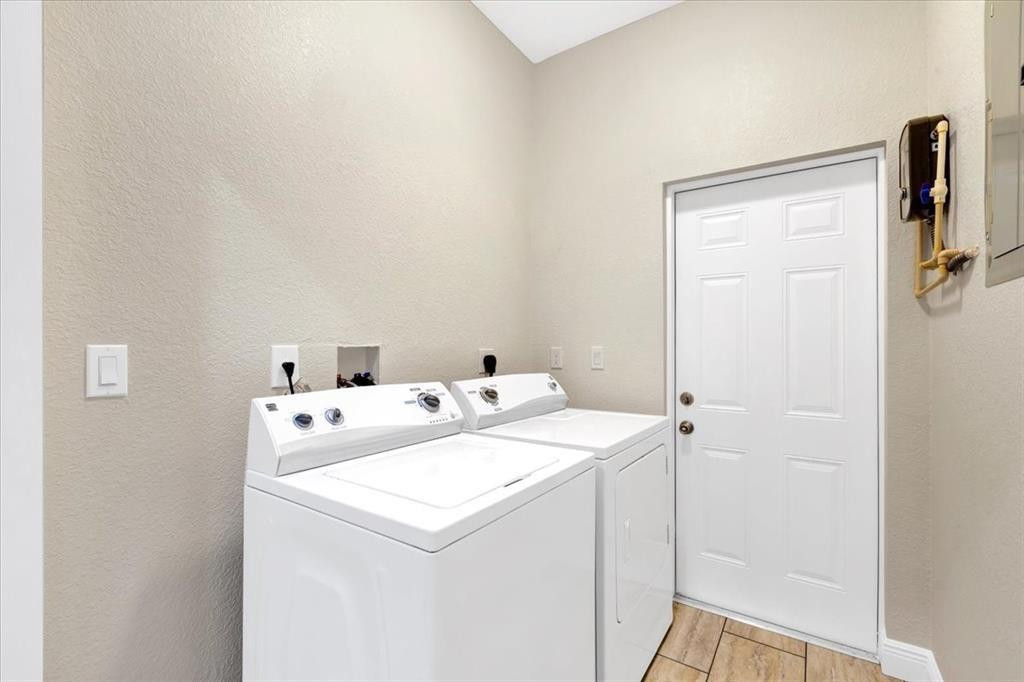 Amy Anna Park - Residential Lease