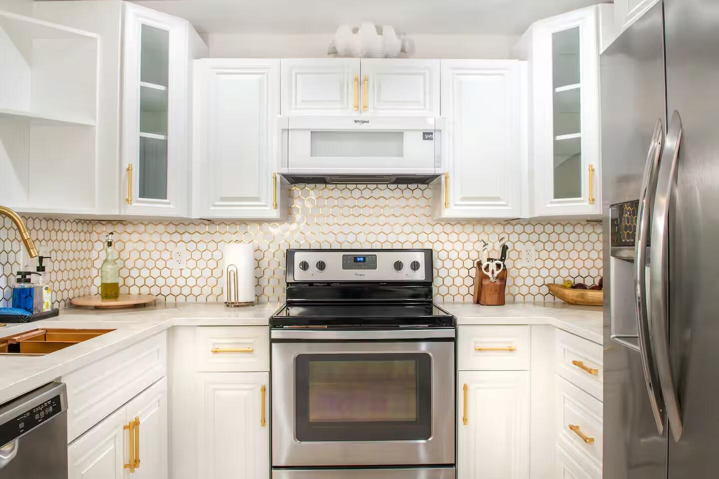 129 E HART Street
