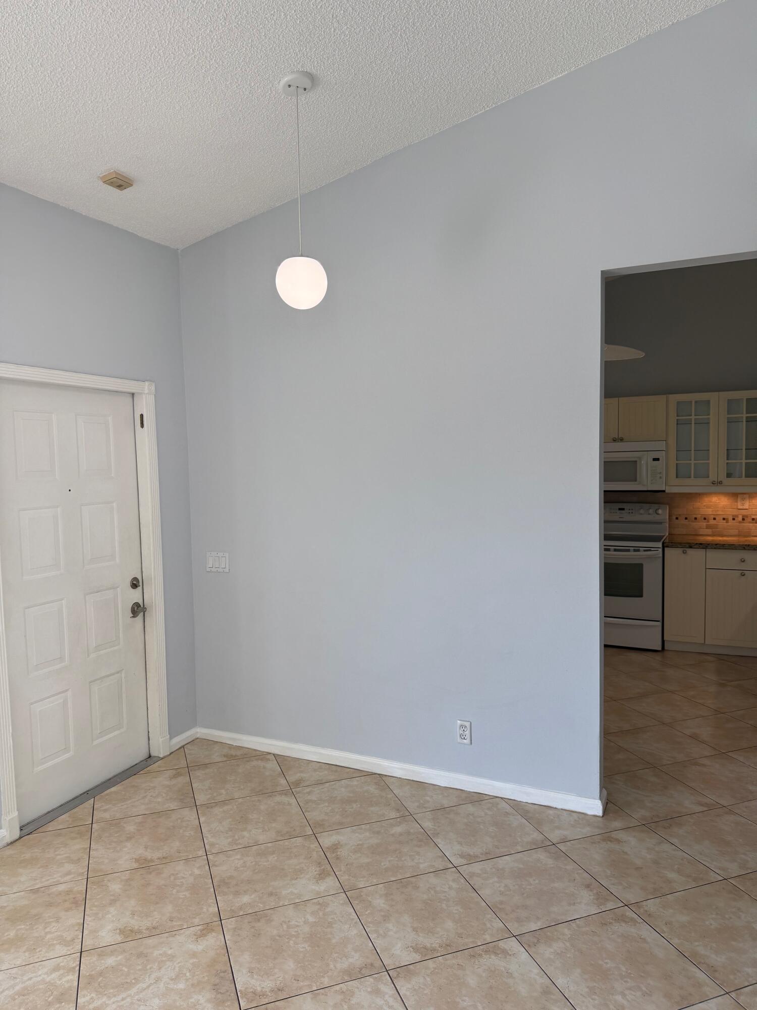 2351 NE 14th Street Causeway 537