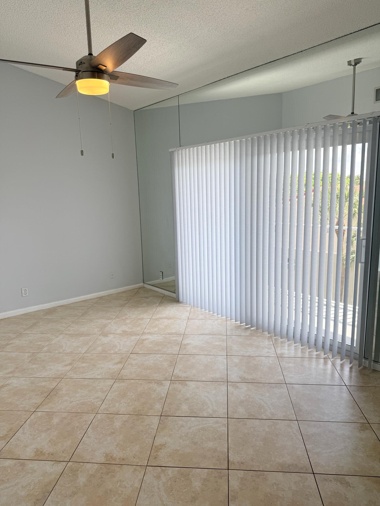2351 NE 14th Street Causeway 537