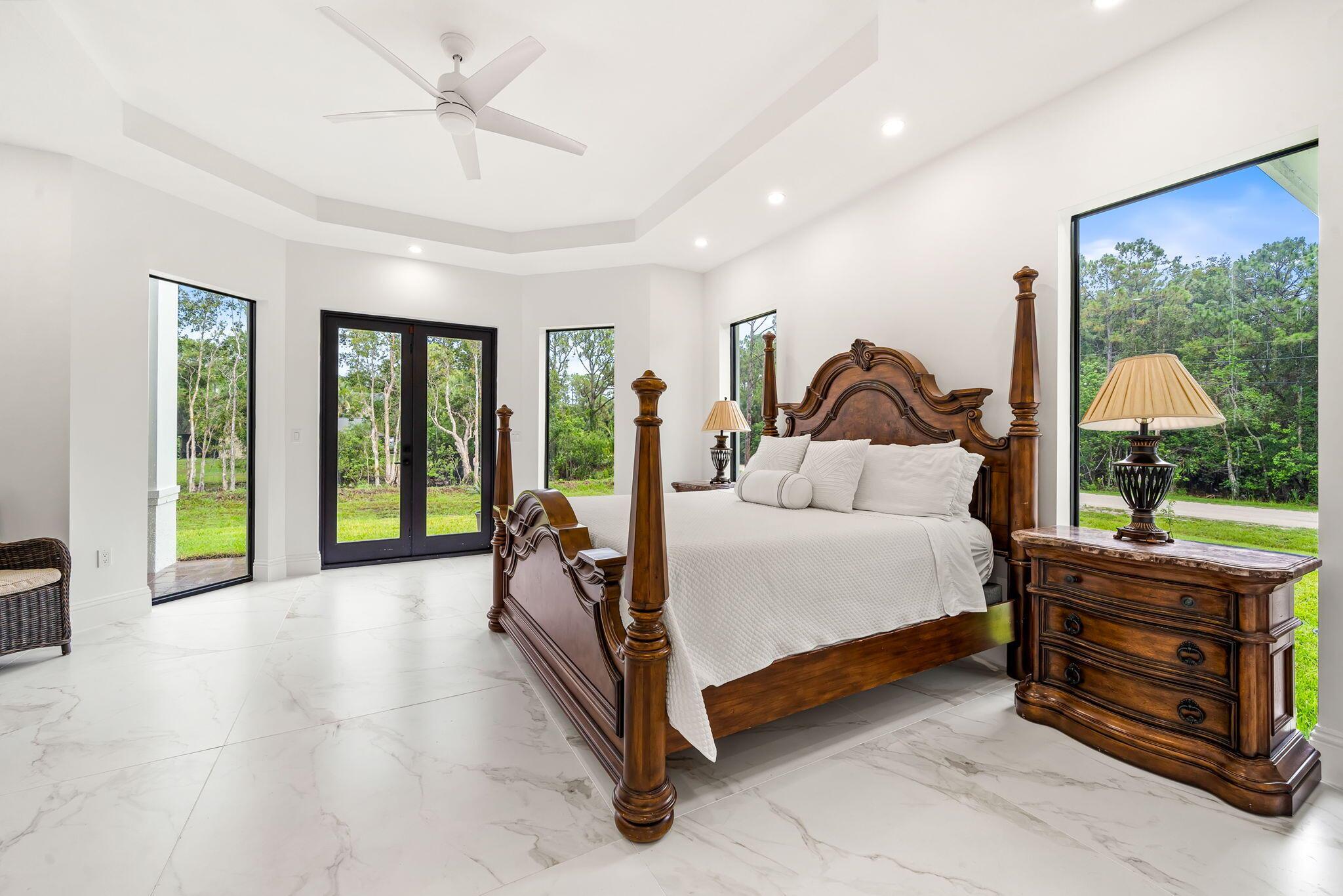 Palm Beach Country Estate - Residential