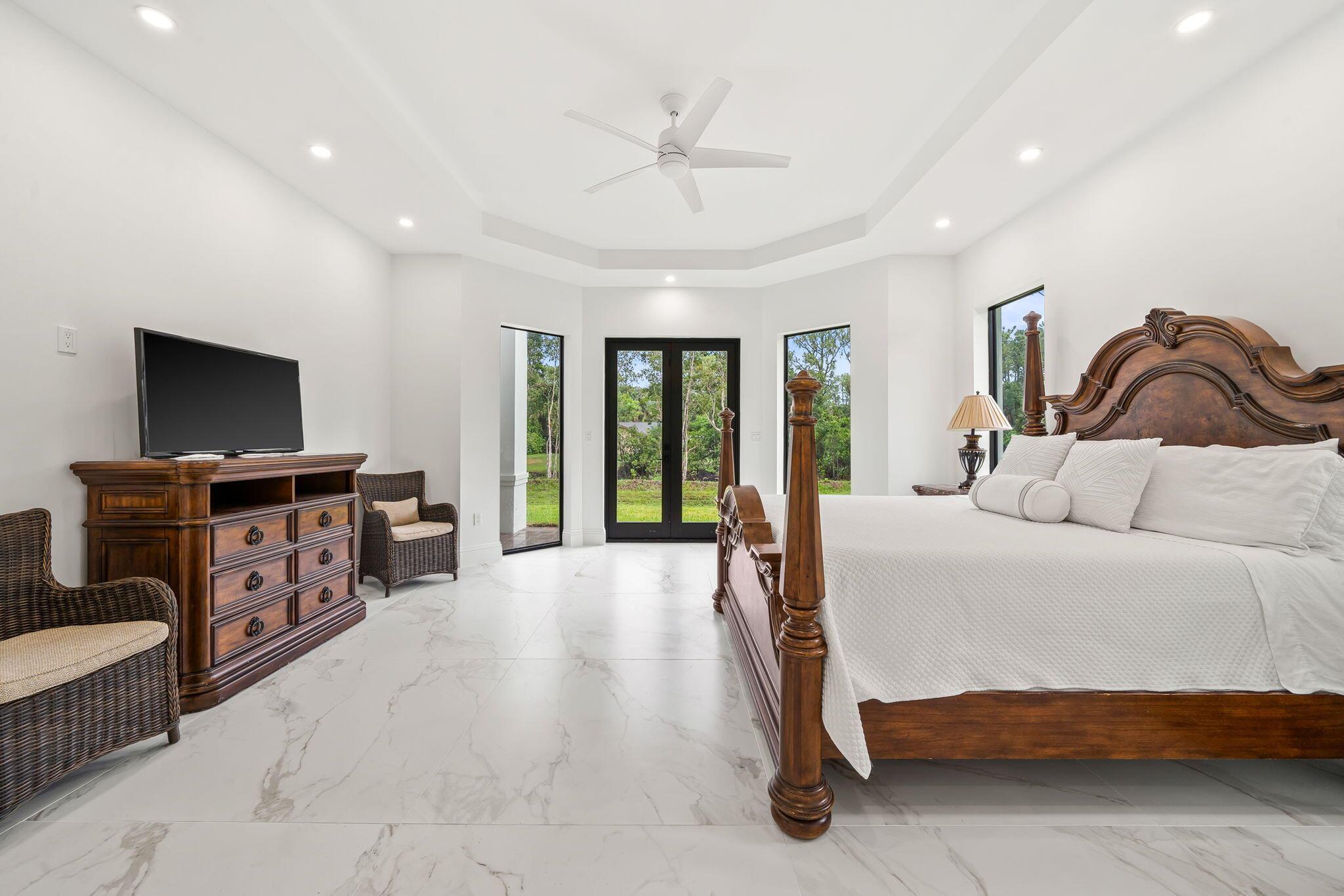 Palm Beach Country Estate - Residential