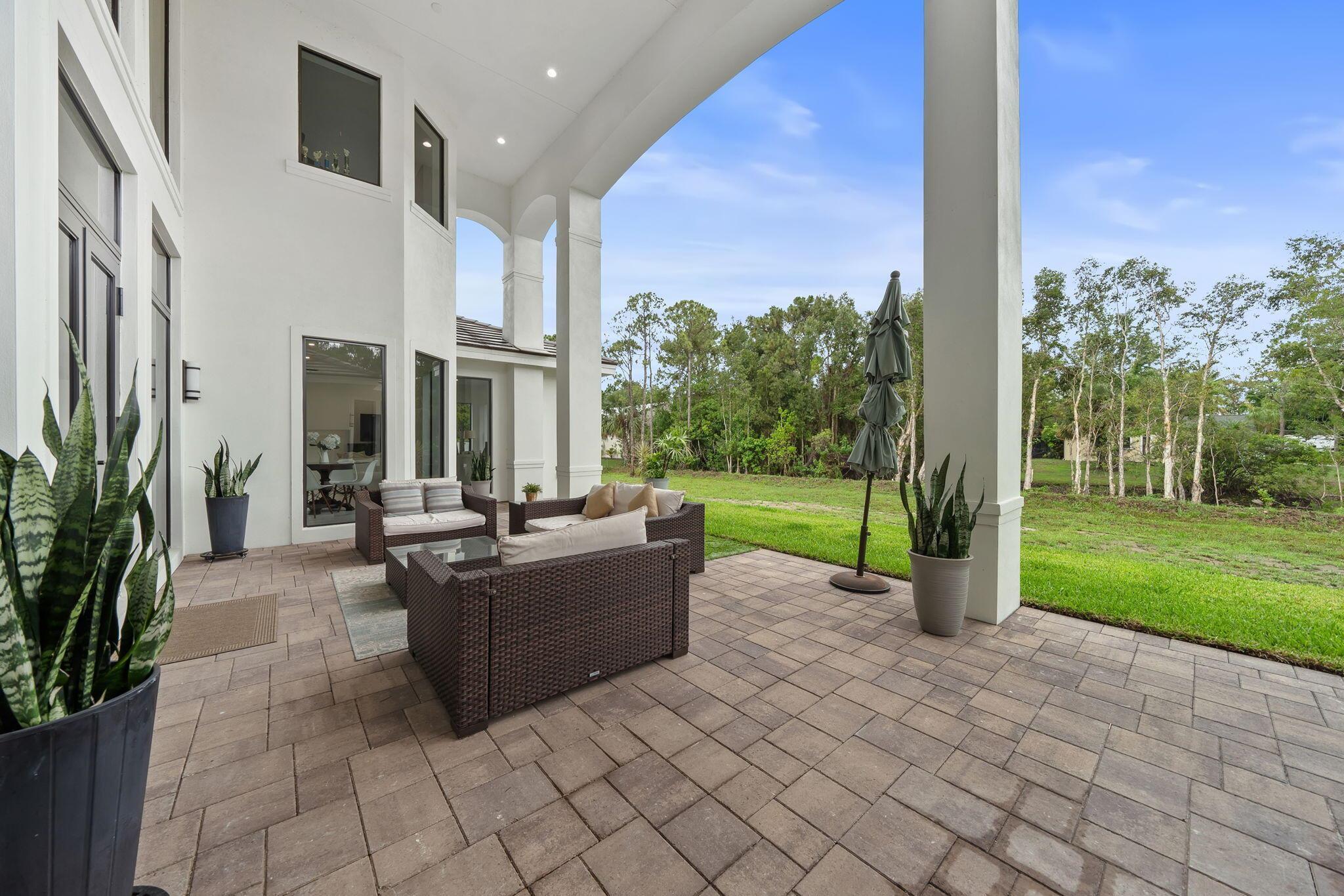 Palm Beach Country Estate - Residential