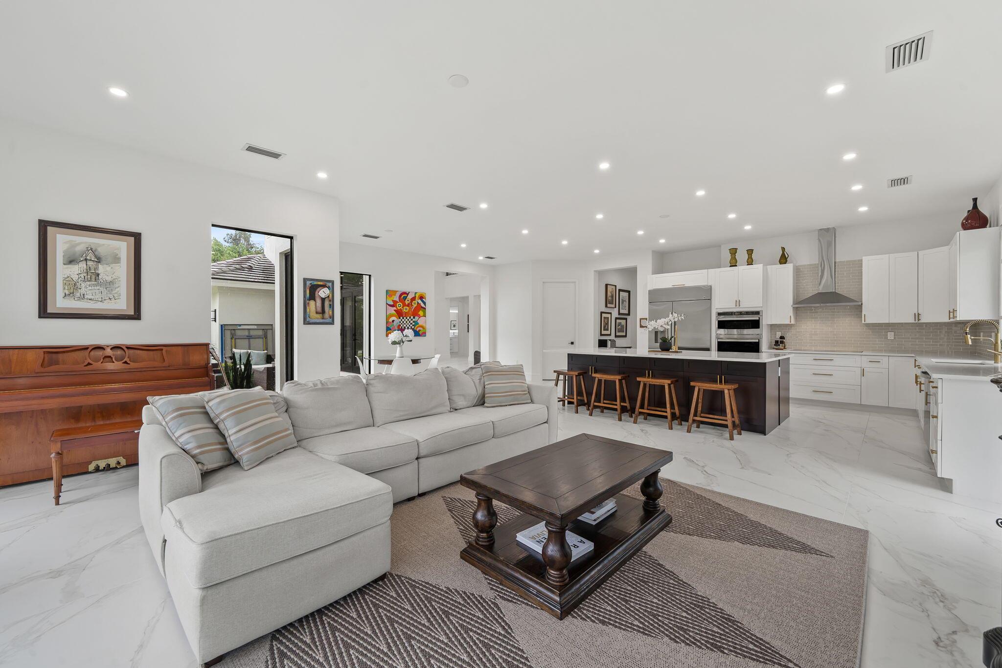 Palm Beach Country Estate - Residential