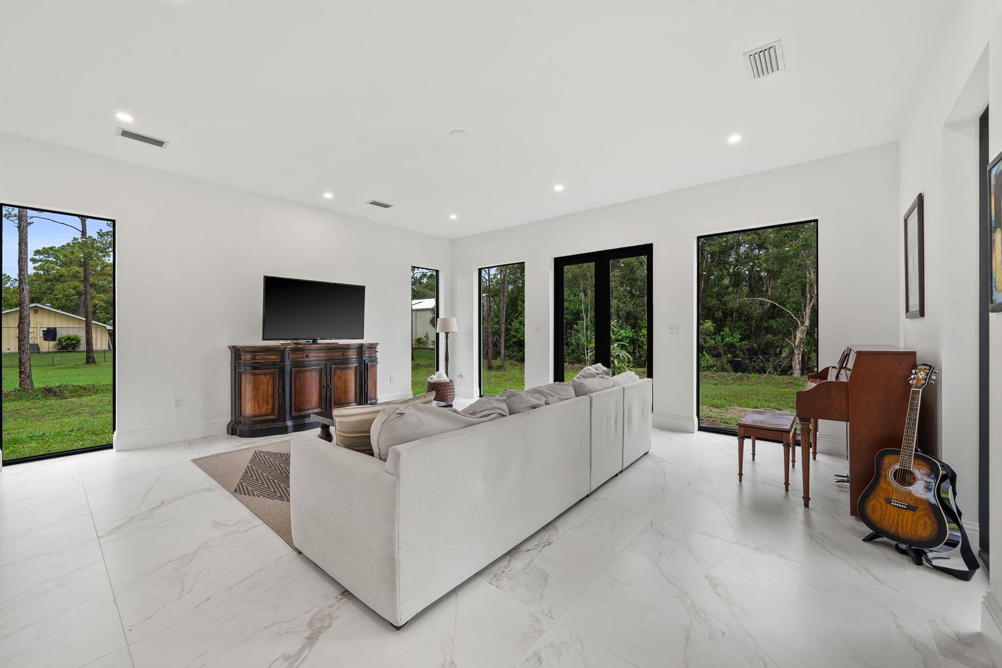 Palm Beach Country Estate - Residential