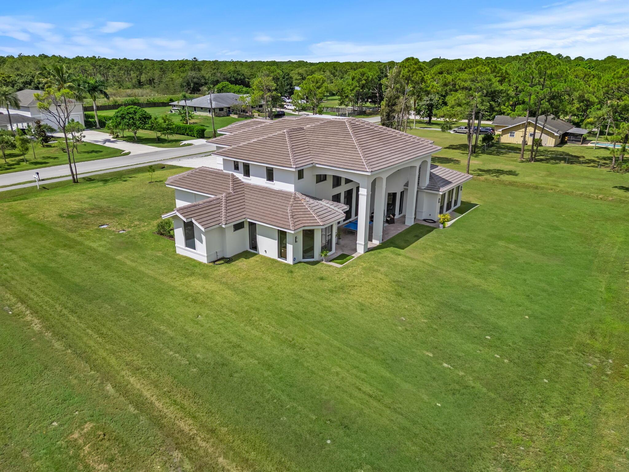 Palm Beach Country Estate - Residential