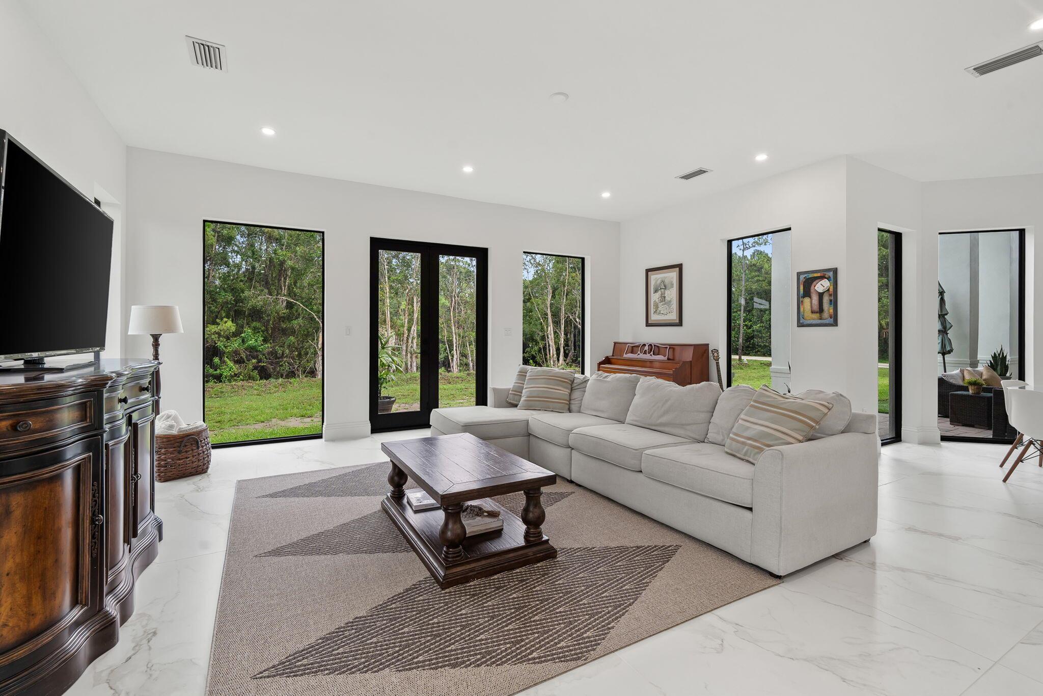 Palm Beach Country Estate - Residential