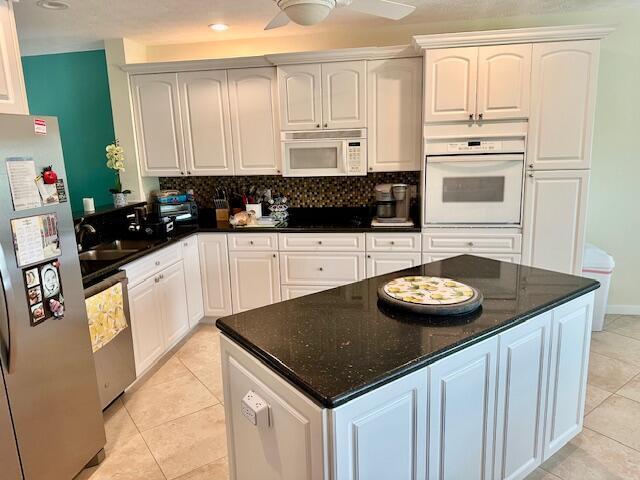 MEADOWS AT PORT ST. LUCIE BUILDINGS B&C - Residential Lease