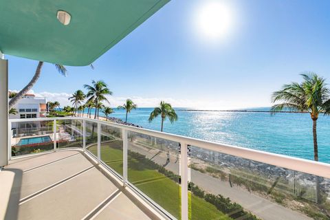 A home in Palm Beach Shores