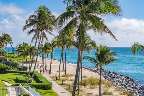 A home in Palm Beach Shores