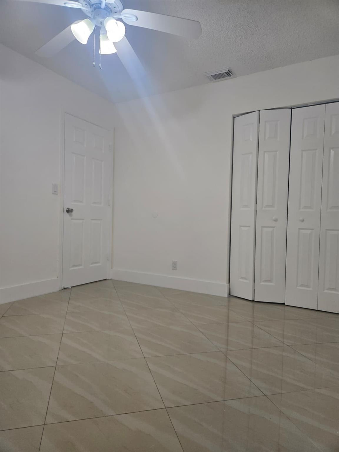 HAMMOCK ESTATES - Residential Lease
