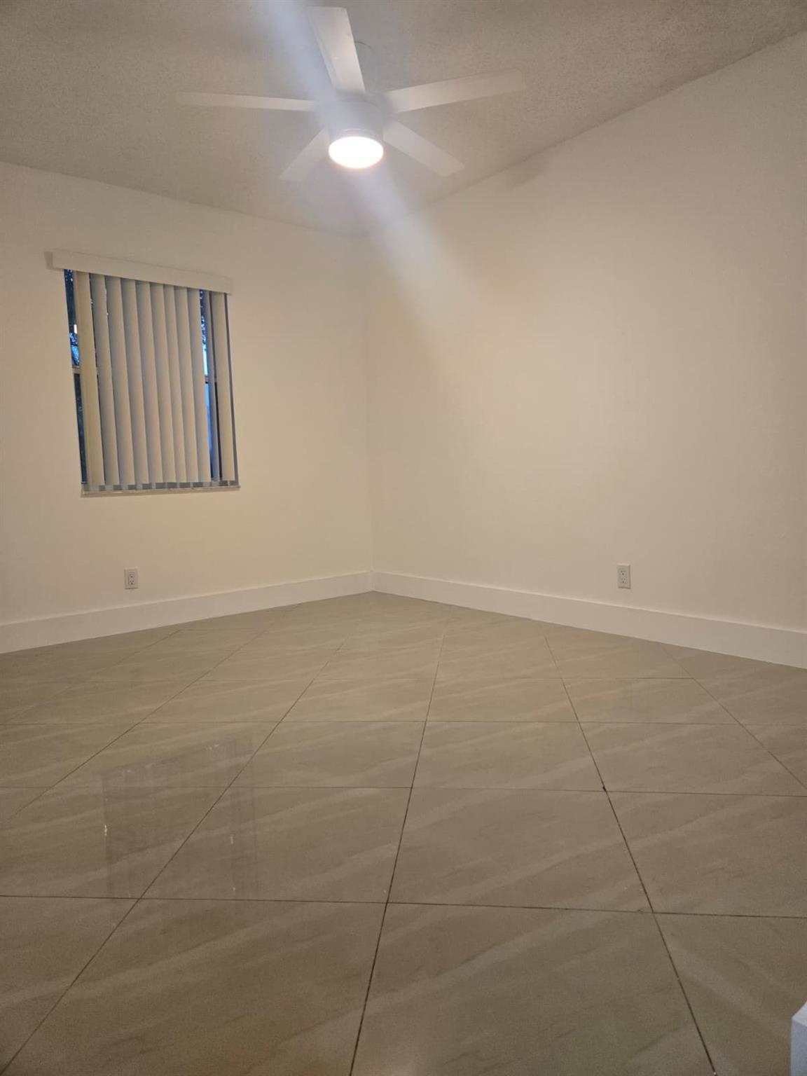 HAMMOCK ESTATES - Residential Lease
