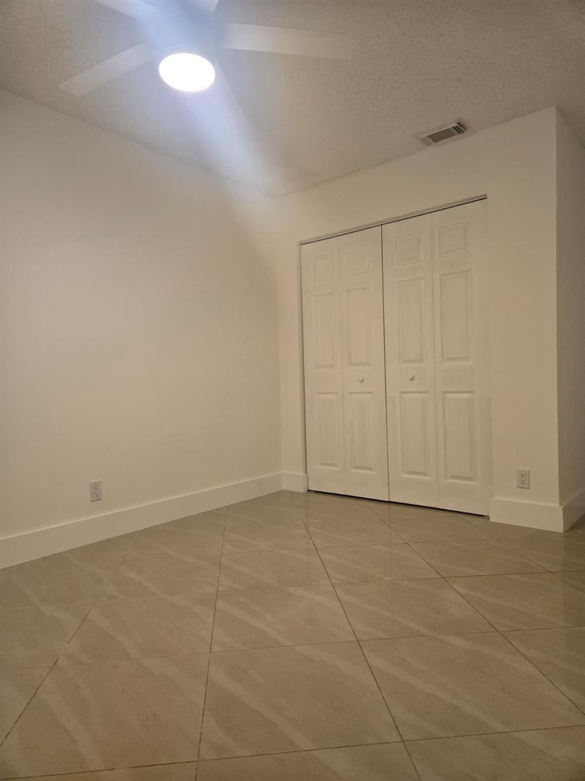 HAMMOCK ESTATES - Residential Lease