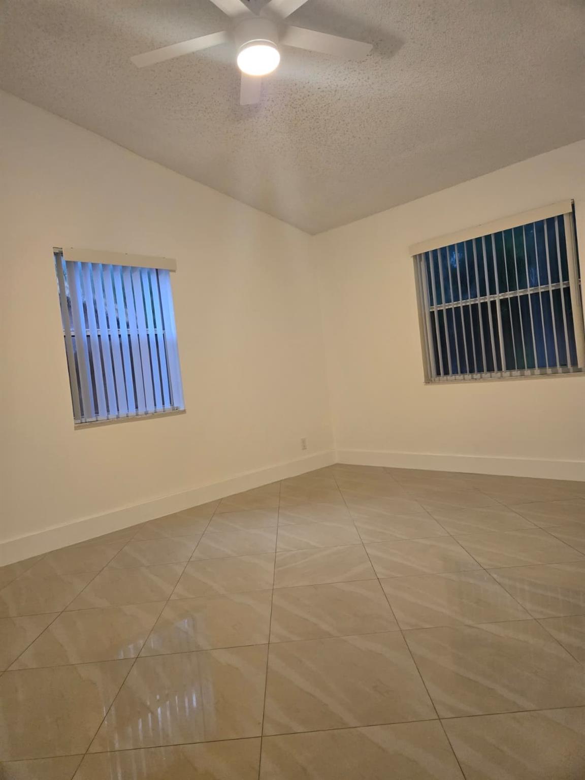 HAMMOCK ESTATES - Residential Lease
