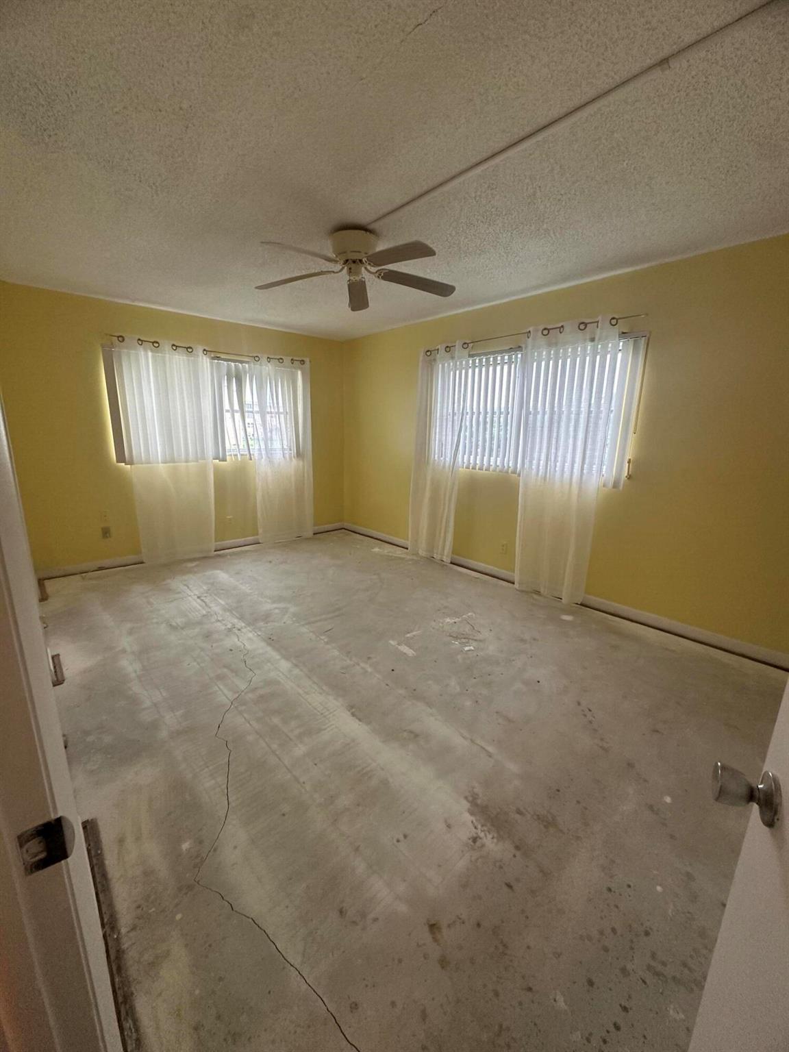 View photos, virtual tours, details... 2515 NE 1st Court 218