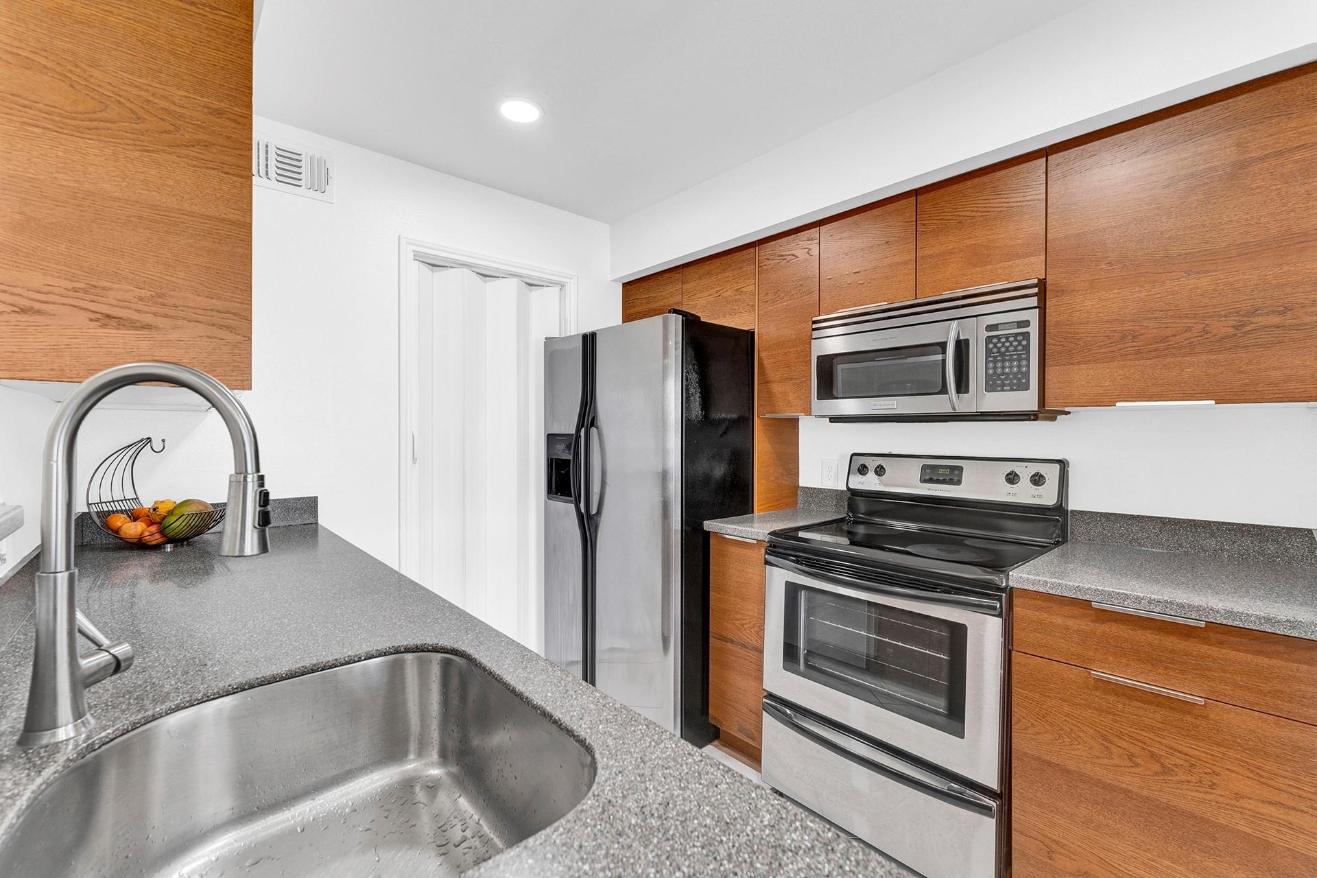 2647 NW 33rd St 2304