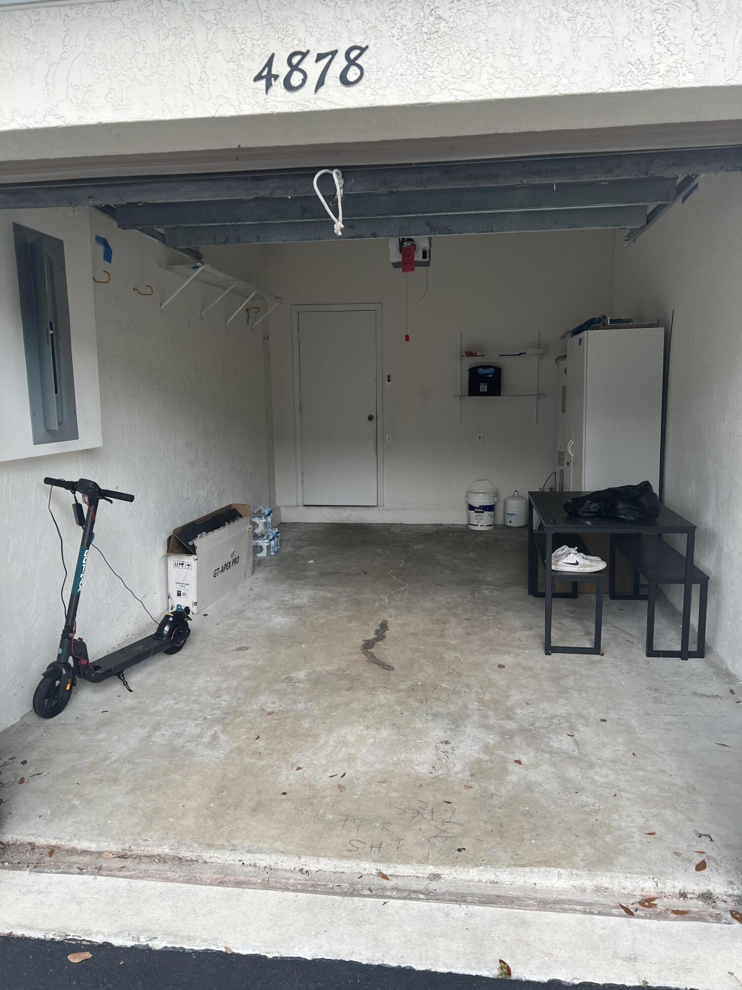 BANYAN OAKRIDGE COMMERCIAL PLAT - Residential Lease