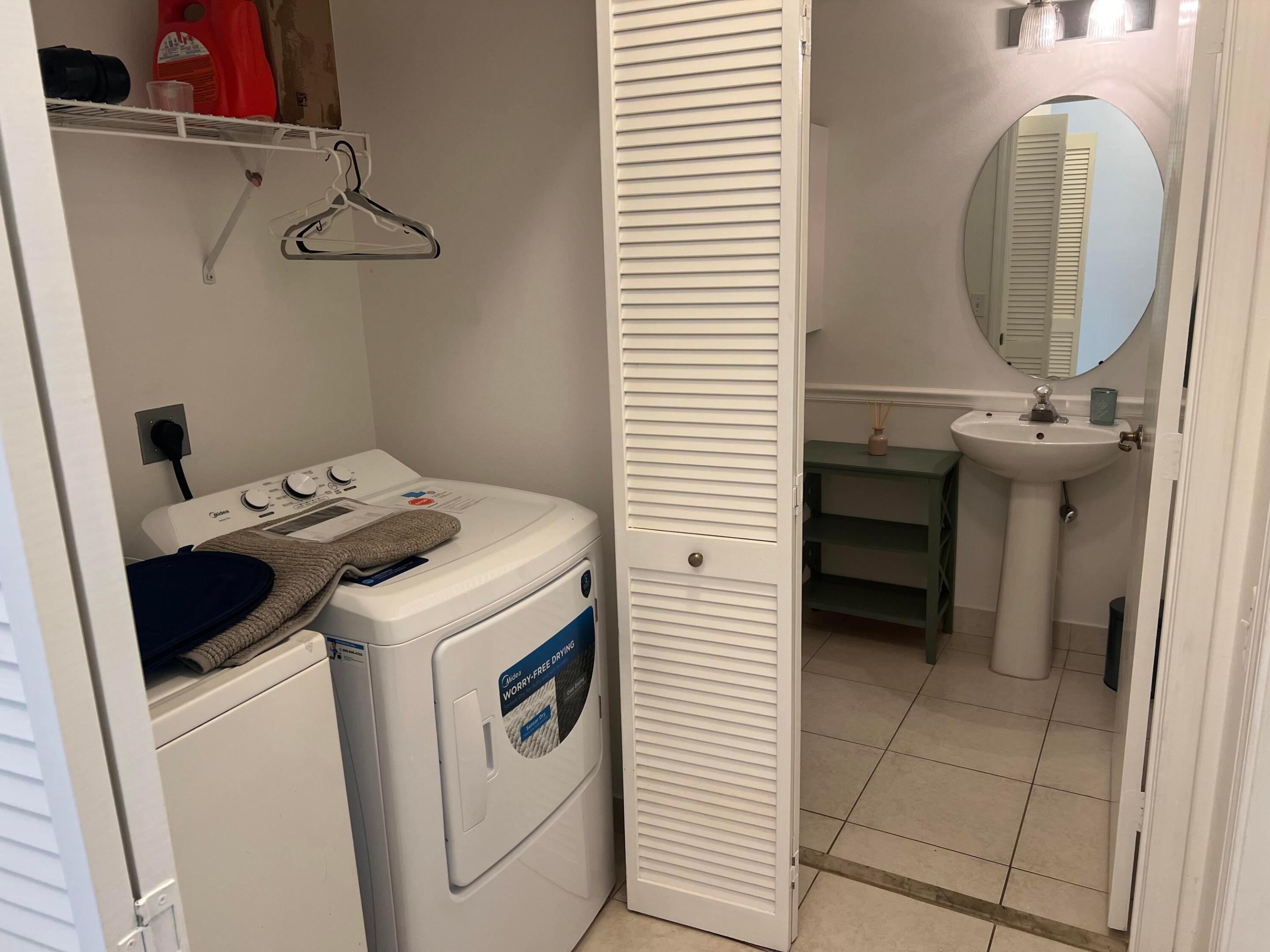 BANYAN OAKRIDGE COMMERCIAL PLAT - Residential Lease