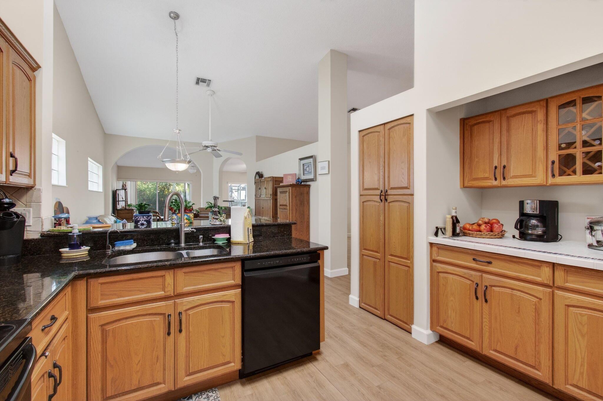 PALM ISLES - Residential