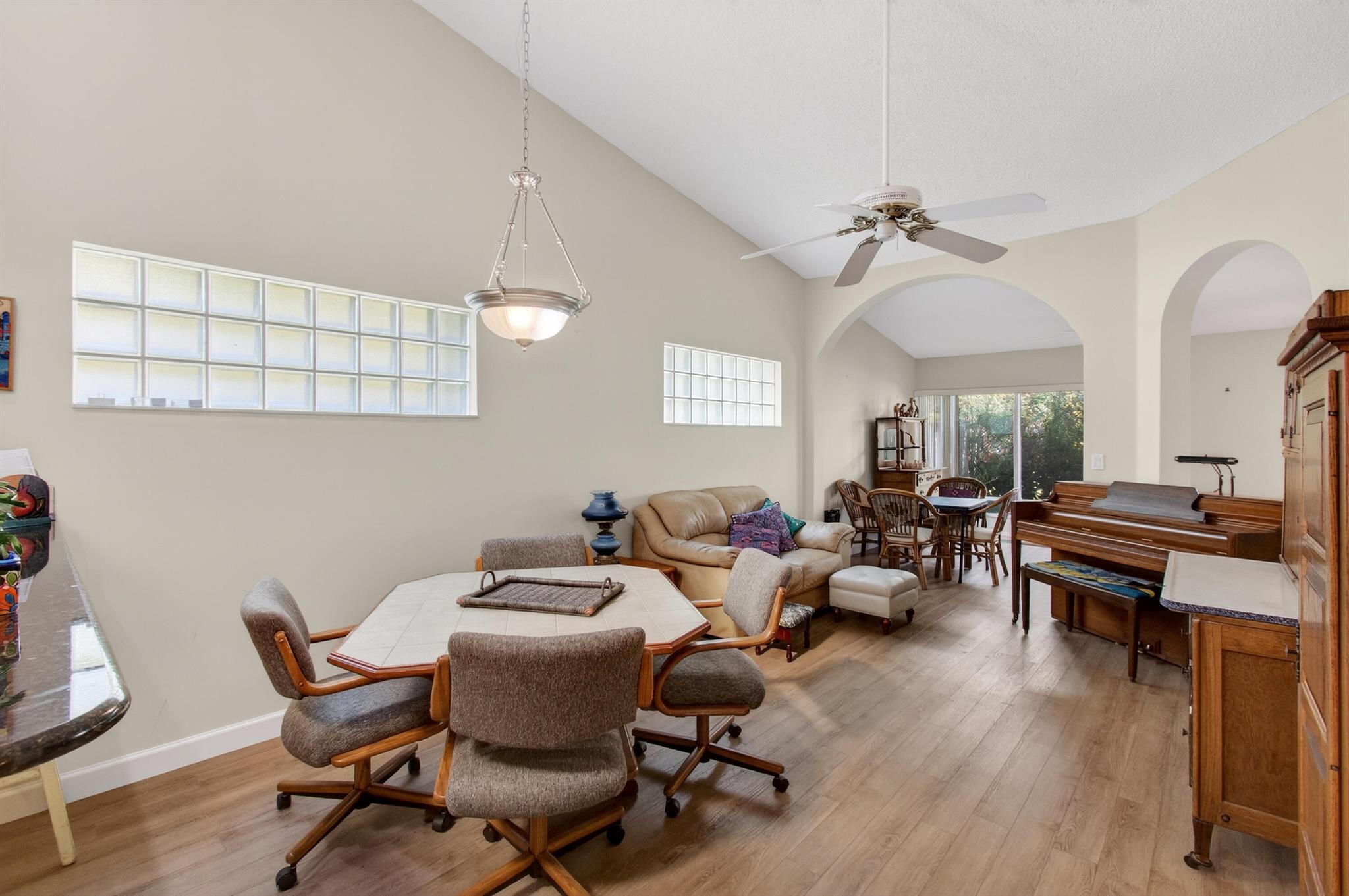 PALM ISLES - Residential