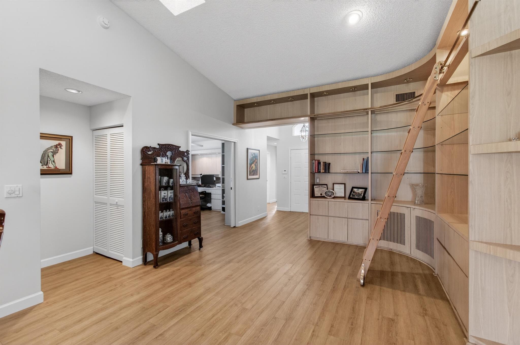 PALM ISLES - Residential