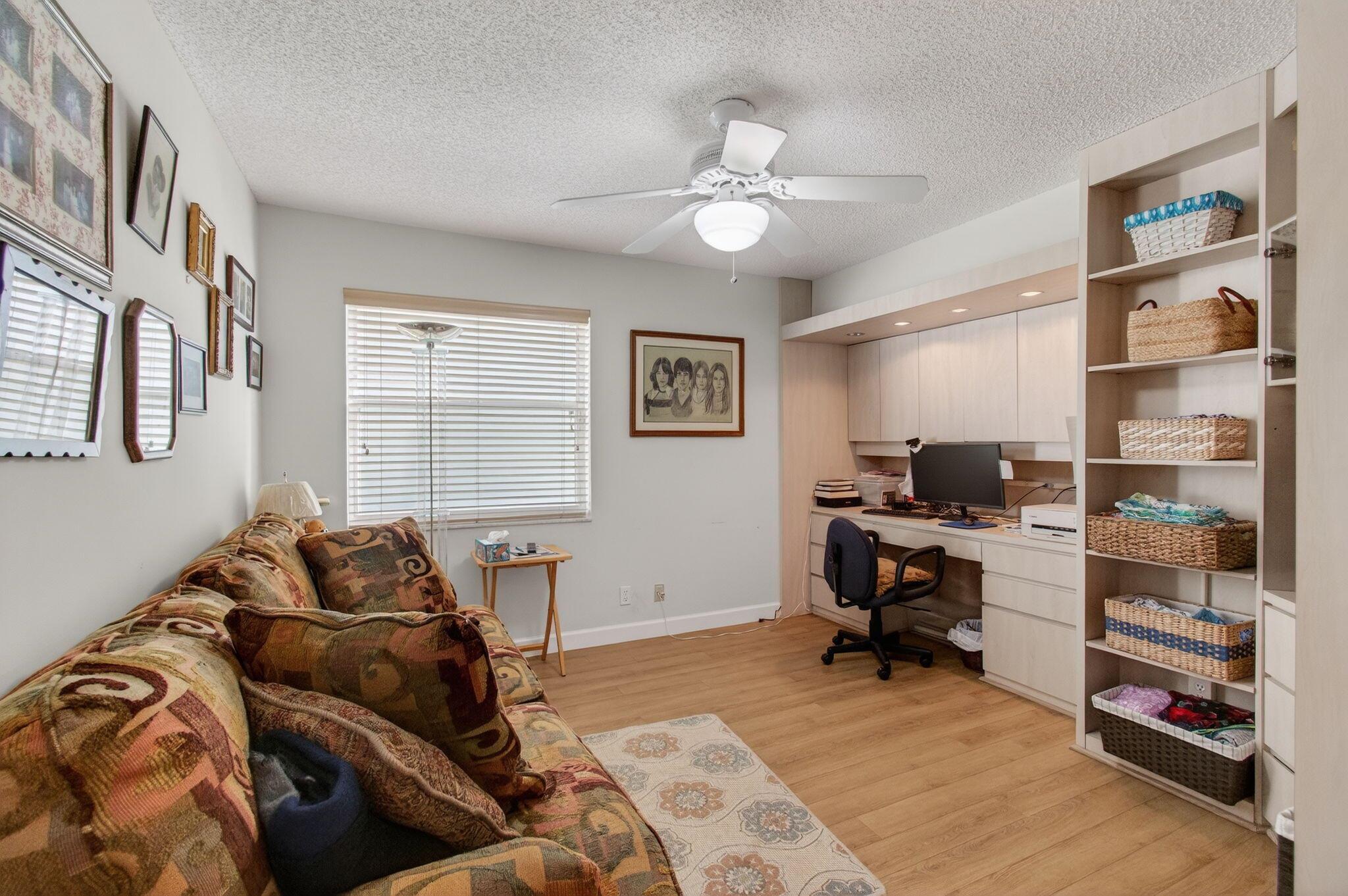 PALM ISLES - Residential