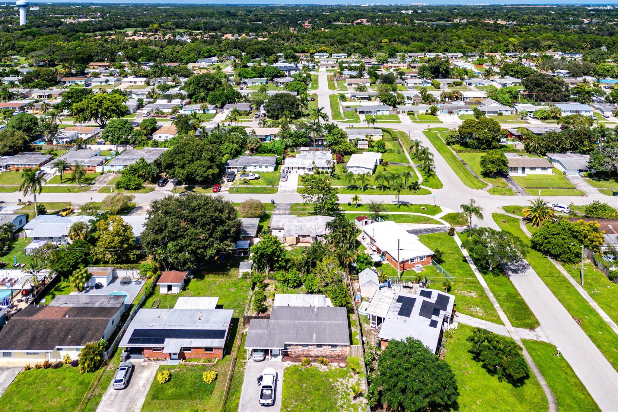 PALM BEACH CABANA COLONY - Residential