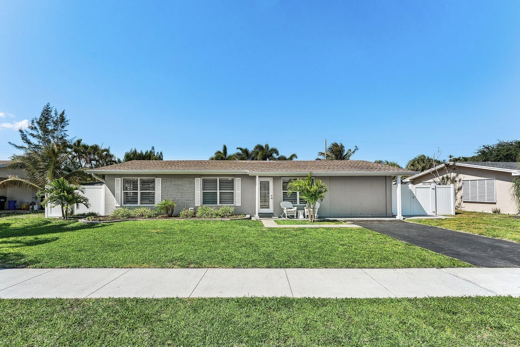 Photo of 517 Ibis Drive, Delray Beach, FL 33444 (MLS # B26079832)