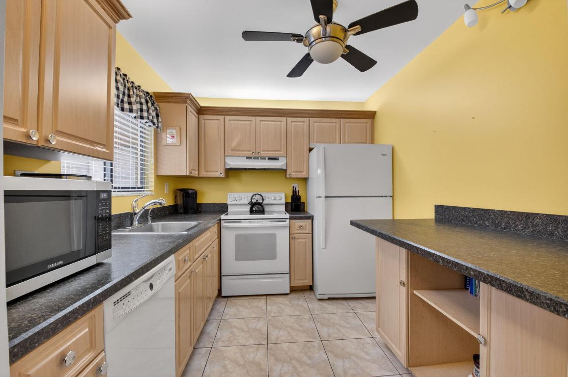 Lakes of Delray - Residential