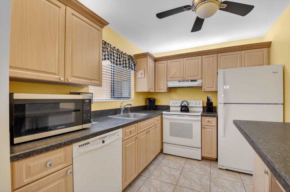 Lakes of Delray - Residential