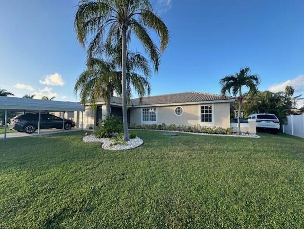 Photo of 1333 SE Appamattox Terrace, Port Saint Lucie, FL 34952 (MLS # R10937519)
