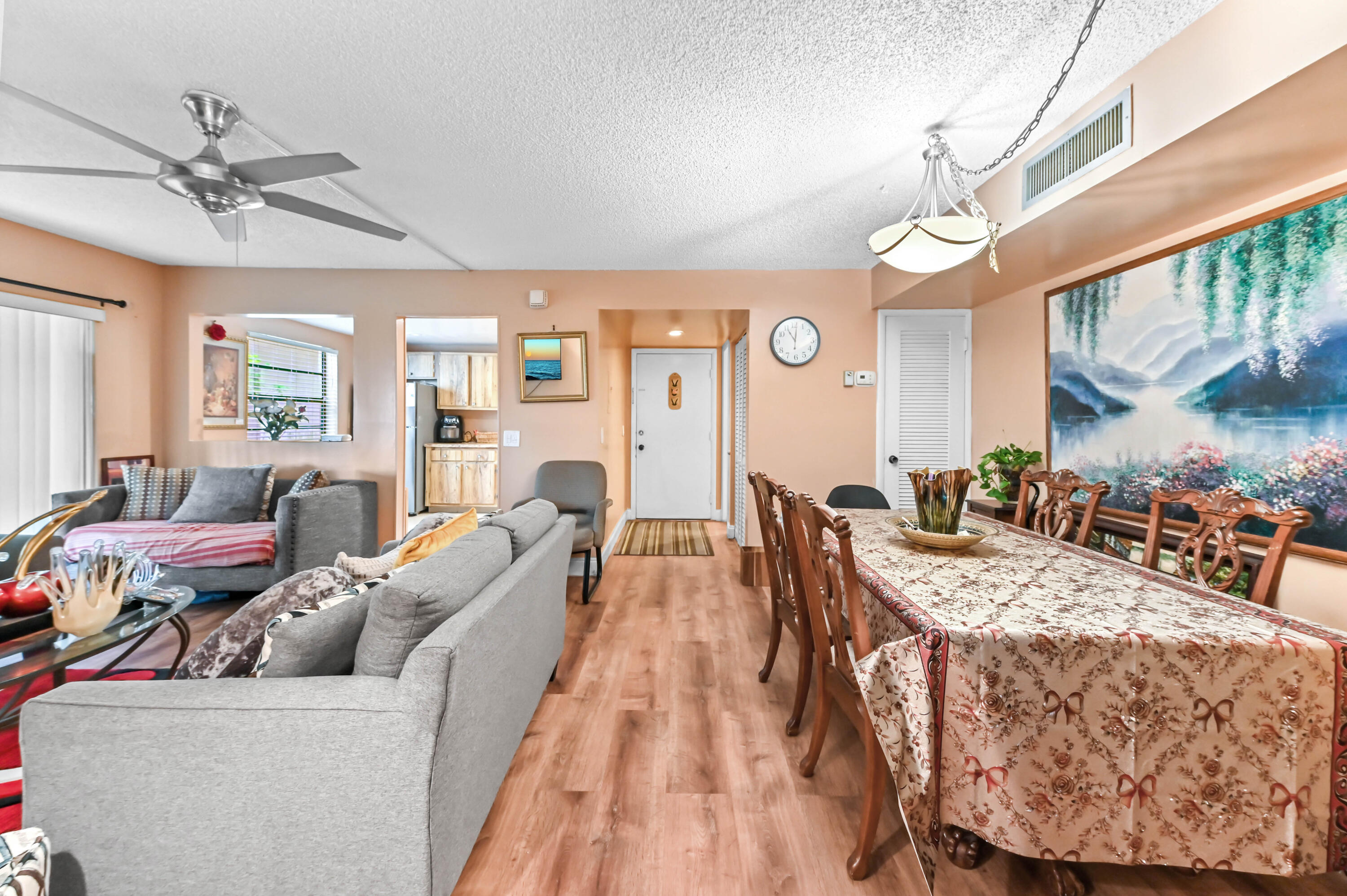 KINGS POINT - Residential