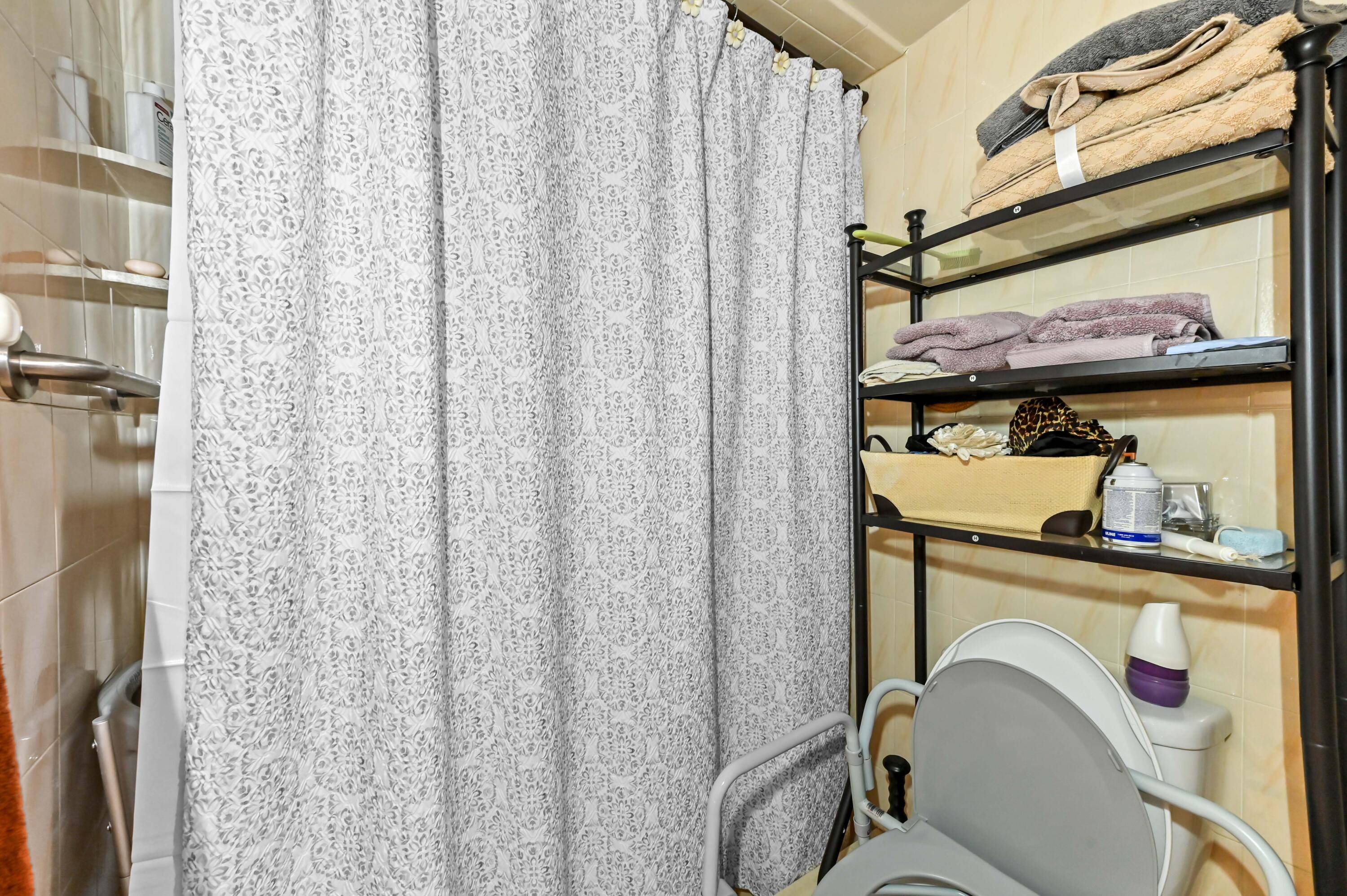 KINGS POINT - Residential