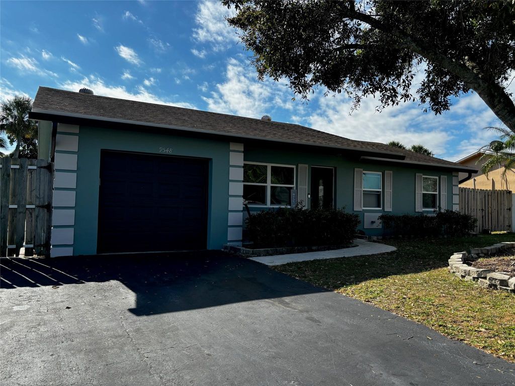 Photo of 9548 Richmond Cir, Boca Raton, FL 33434 (MLS # F10539789)