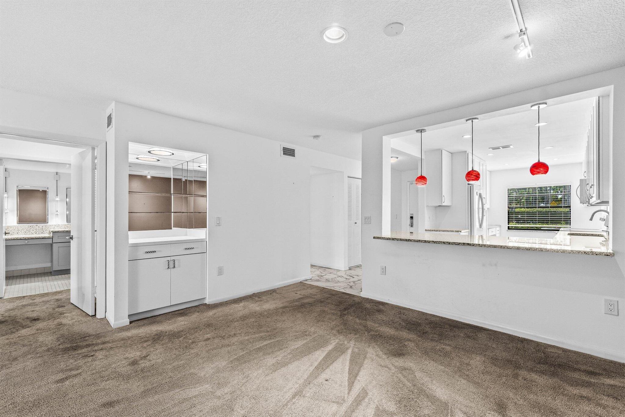 SOUTHPORT AT HUNTERS RUN - Residential