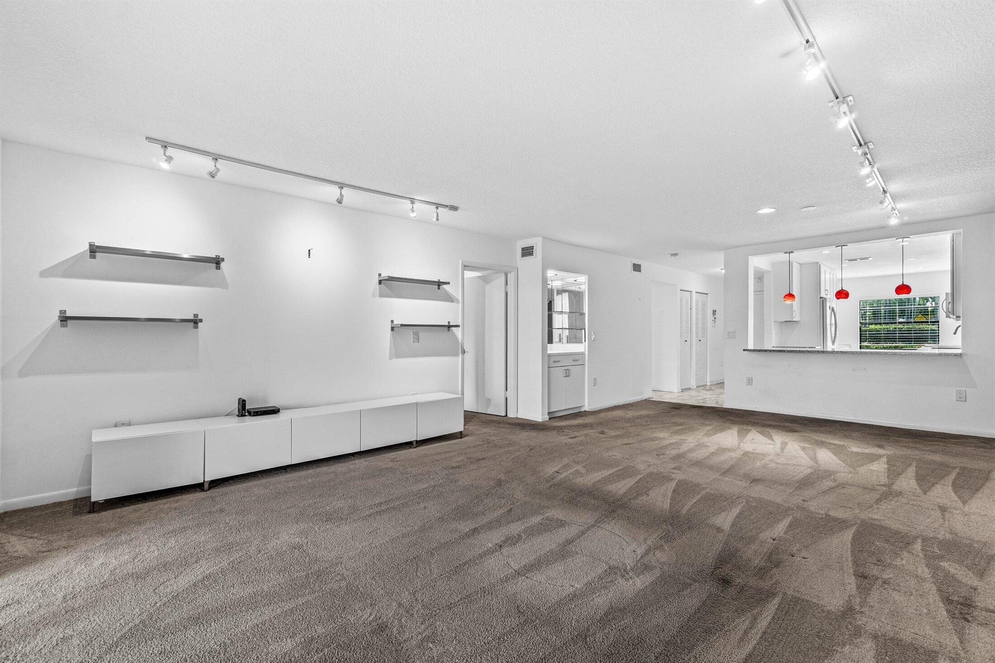 SOUTHPORT AT HUNTERS RUN - Residential
