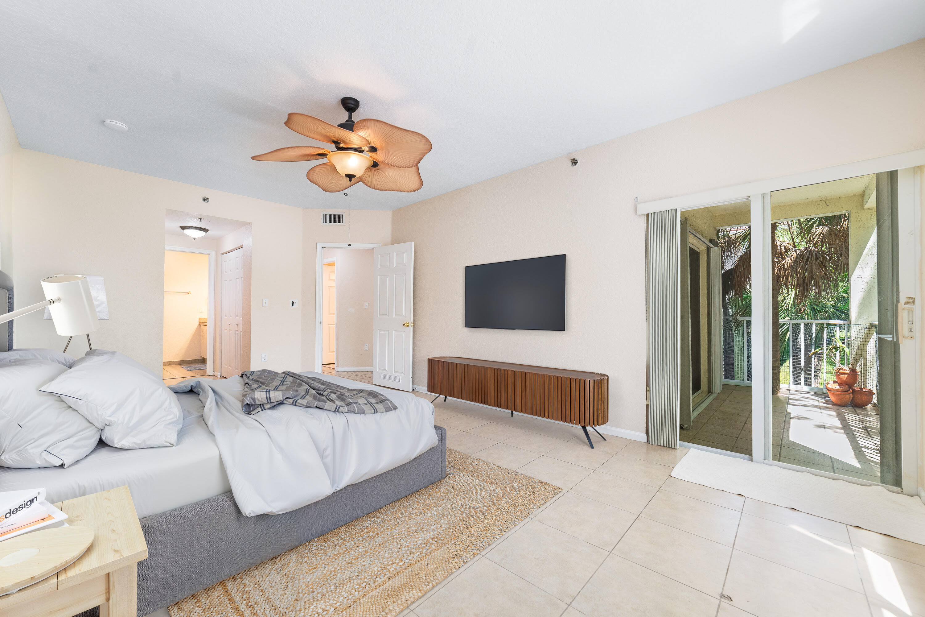 ROYAL RIVER CONDO - Residential