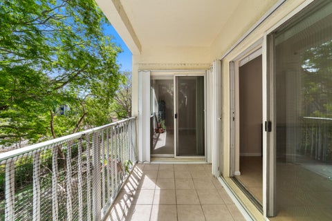 Tiny photo for 2901 Riverside Drive #201, Coral Springs, FL 33065 (MLS # B26010809)