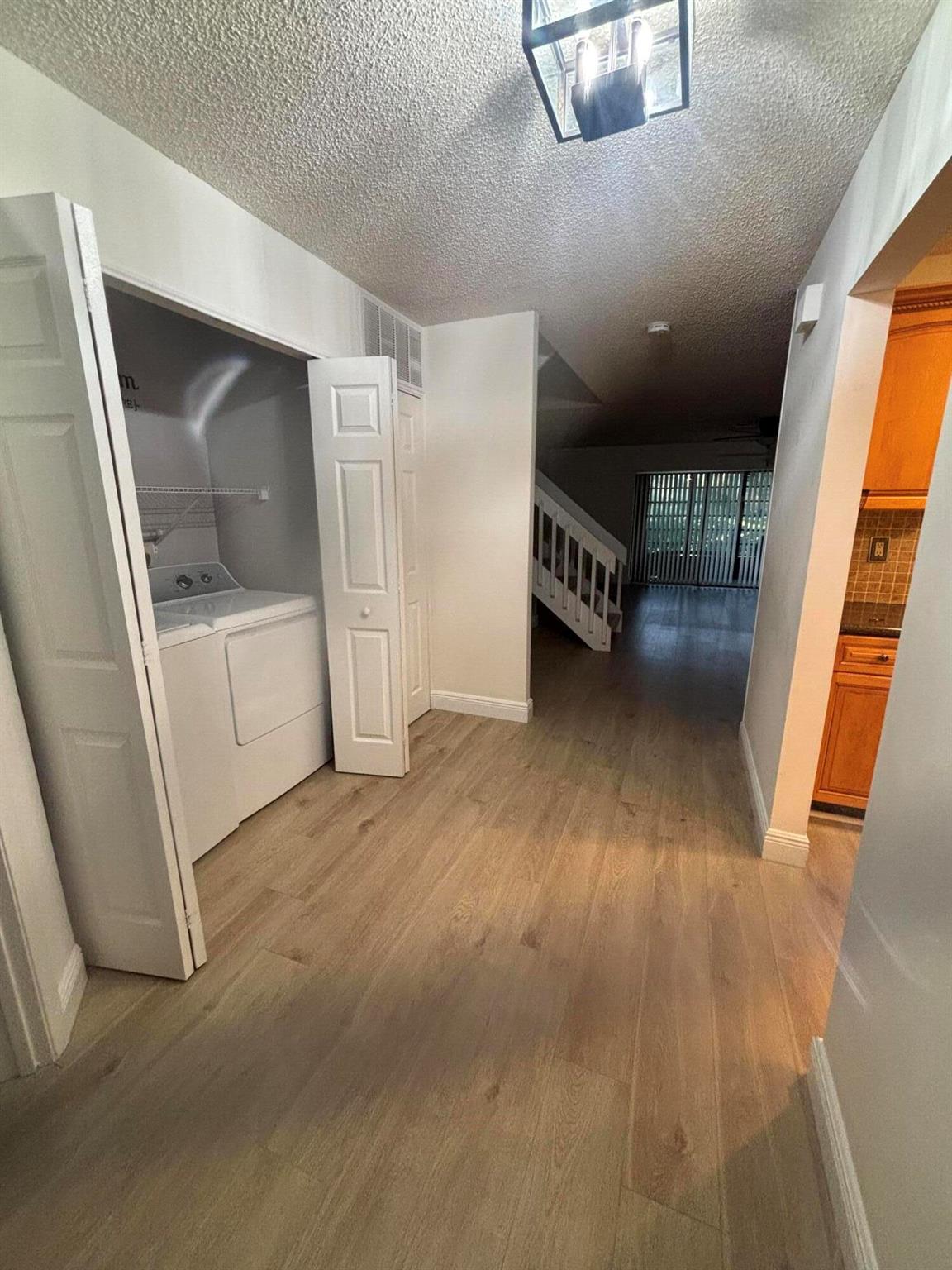 3687 N Carambola Circle N 2843, Coconut Creek, FL, 33066/$369,900 4 3687 N Carambola Circle N 2843