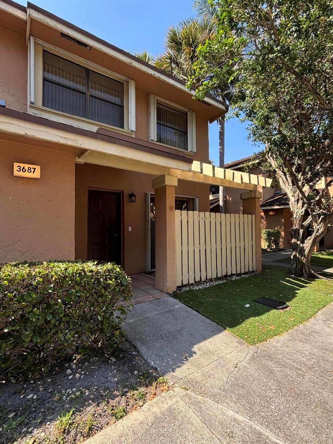 3687 N Carambola Circle N 2843, Coconut Creek, FL, 33066/$369,900 1 3687 N Carambola Circle N 2843
