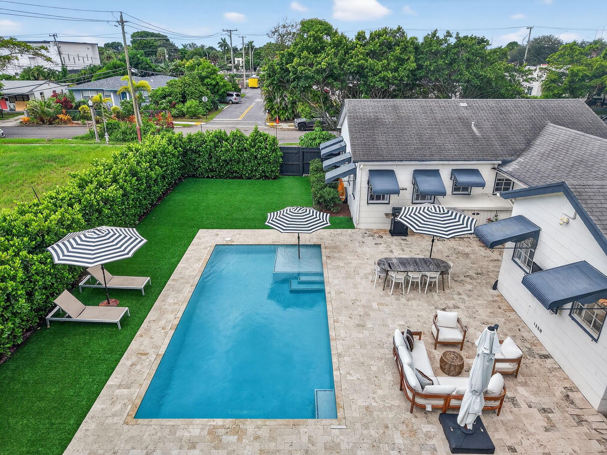 PINEAPPLE PARK - Residential