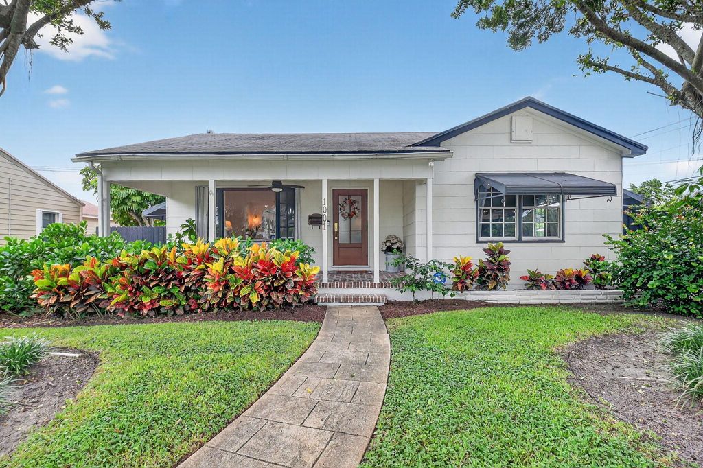 Photo of 1001 Avon Road, West Palm Beach, FL 33401 (MLS # R11136302)