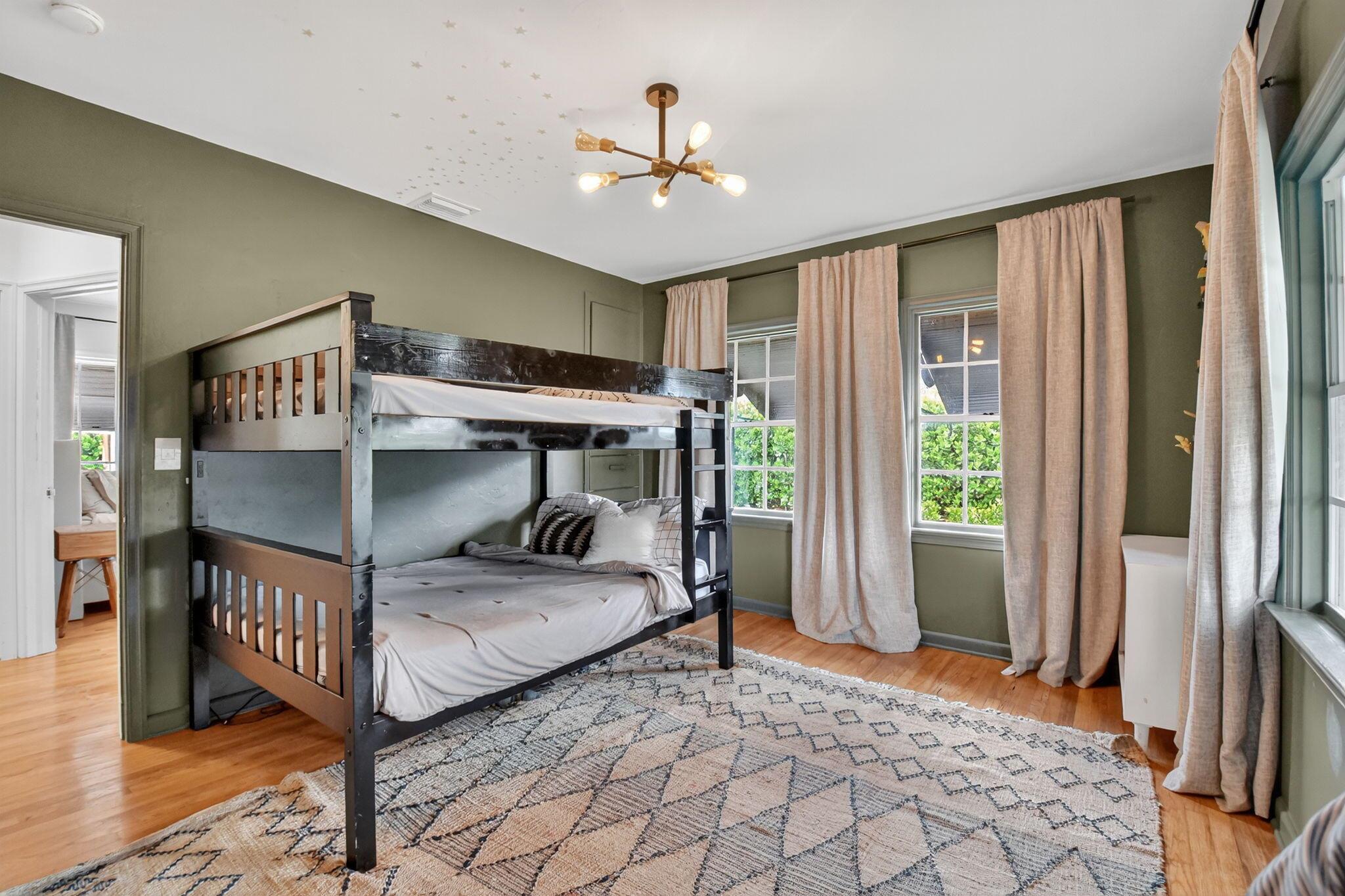 PINEAPPLE PARK - Residential